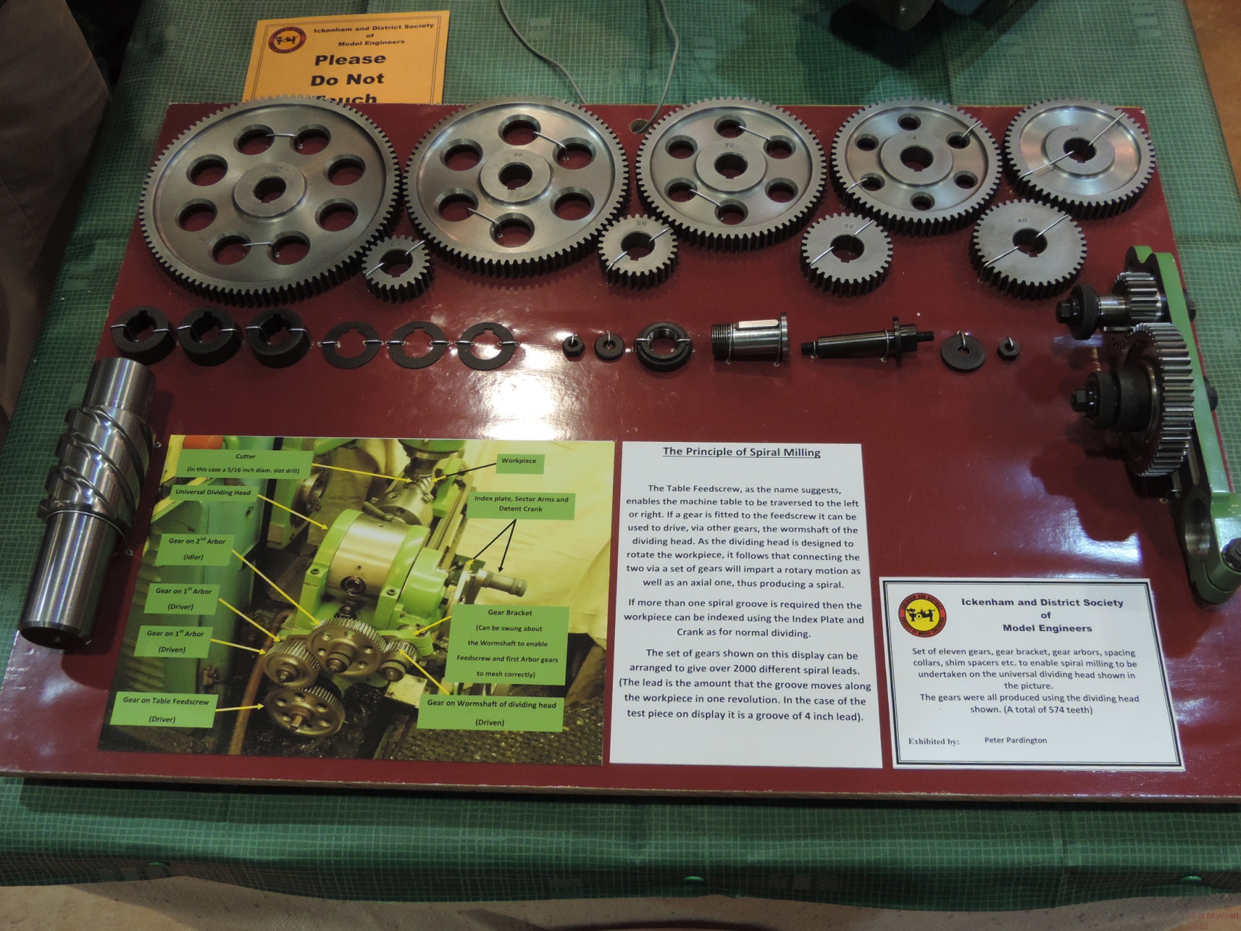 A gratuitous picture showing some gear wheels probably not produced with the aid of an HV6.